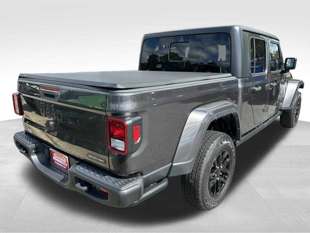 Used 2023 Gray Jeep Sport image 5
