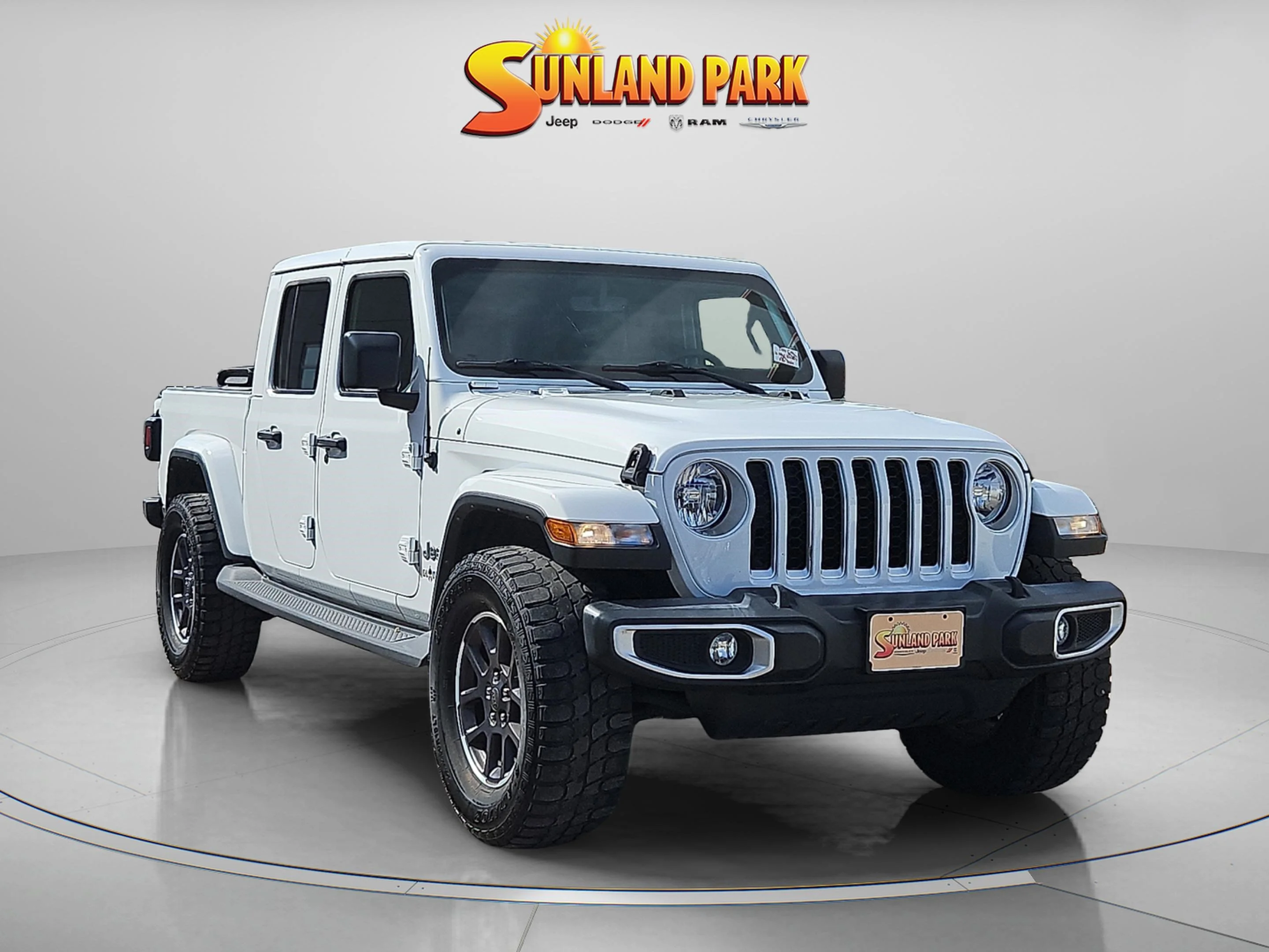 2022 Jeep Gladiator Overland's photo