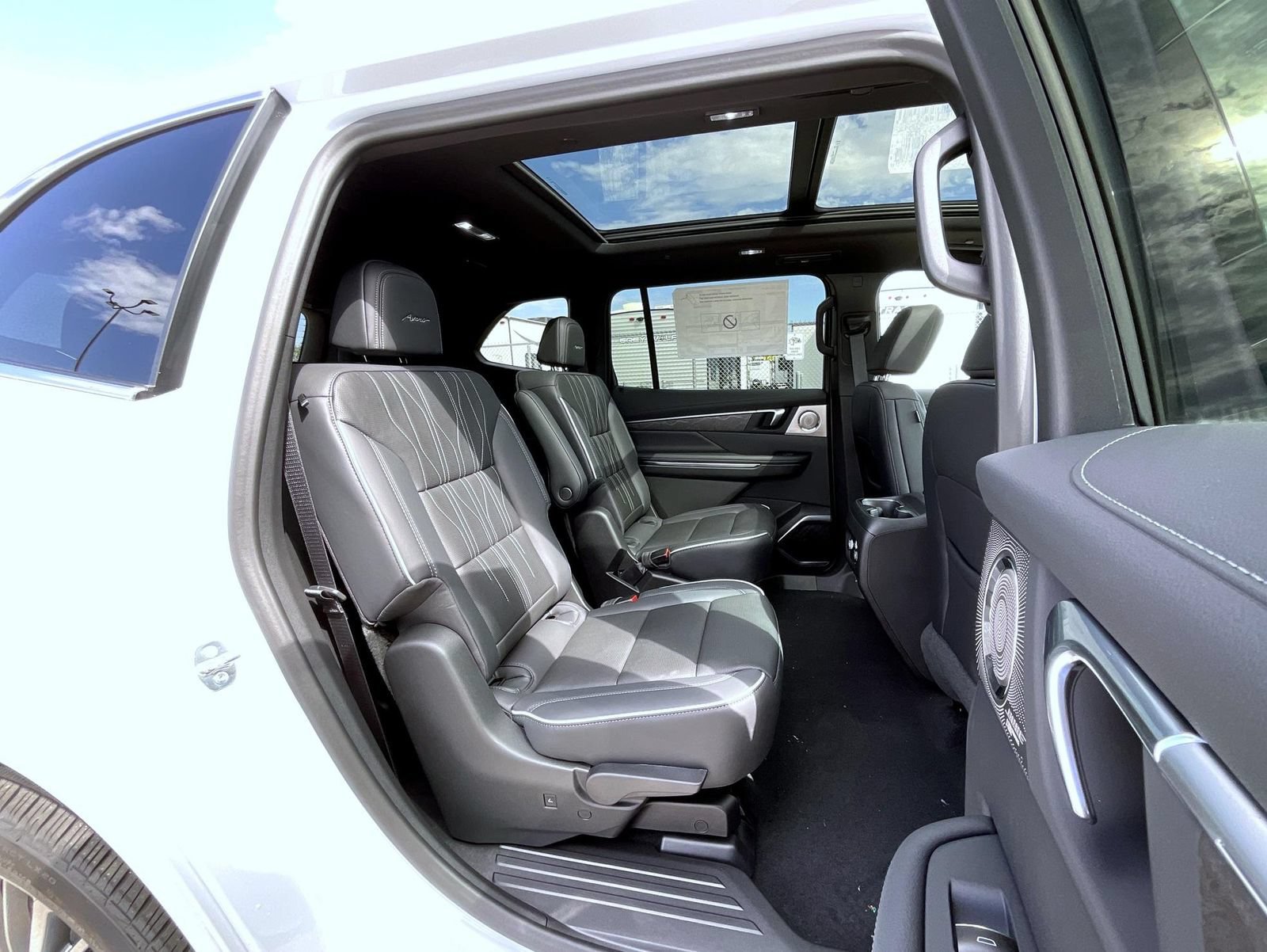 2027 Buick Enclave Avenir - Photo 18