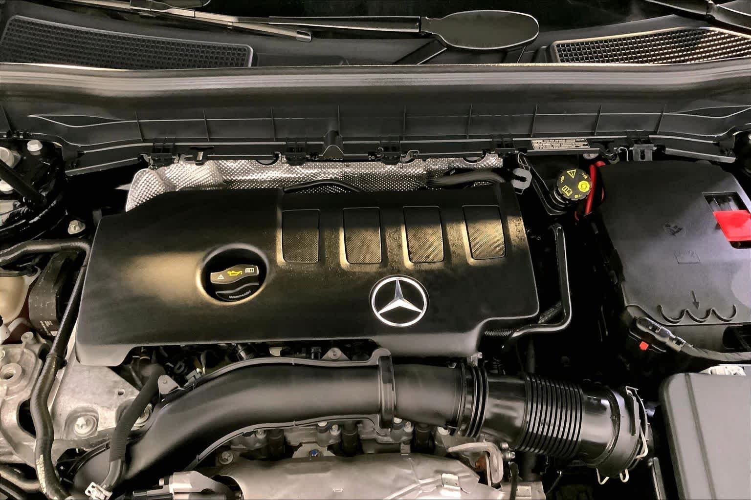Used 2021 Night Black Mercedes-Benz GLB 250 image 31