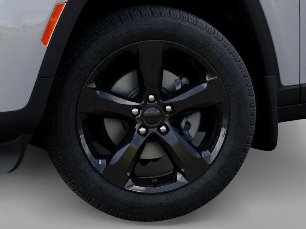 New 2026 Bright White Clear-Coat Exterior Paint Jeep Limited image 8