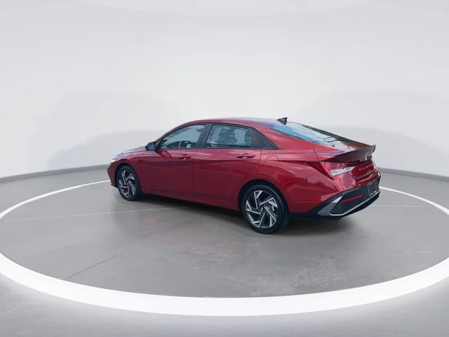 Used 2025 Red Hyundai SEL Sport image 6
