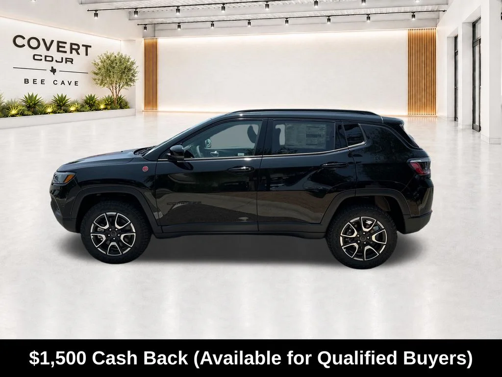 New 2026 Diamond Black Crystal Pearl-Coat Exterior Paint Jeep Trailhawk image 6