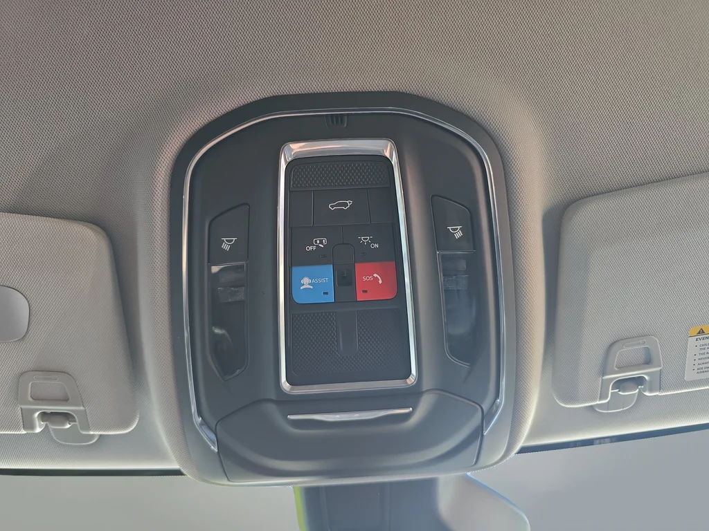 Used 2022 White Jeep Limited image 31