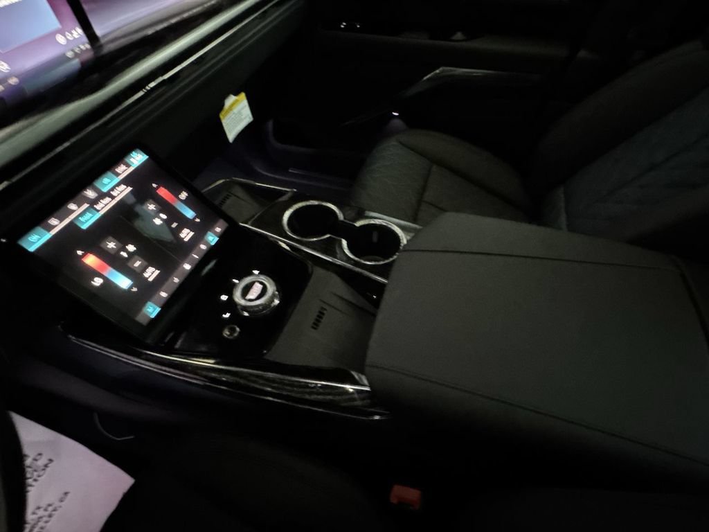 2026 Cadillac Escalade IQL Luxury - Photo 21