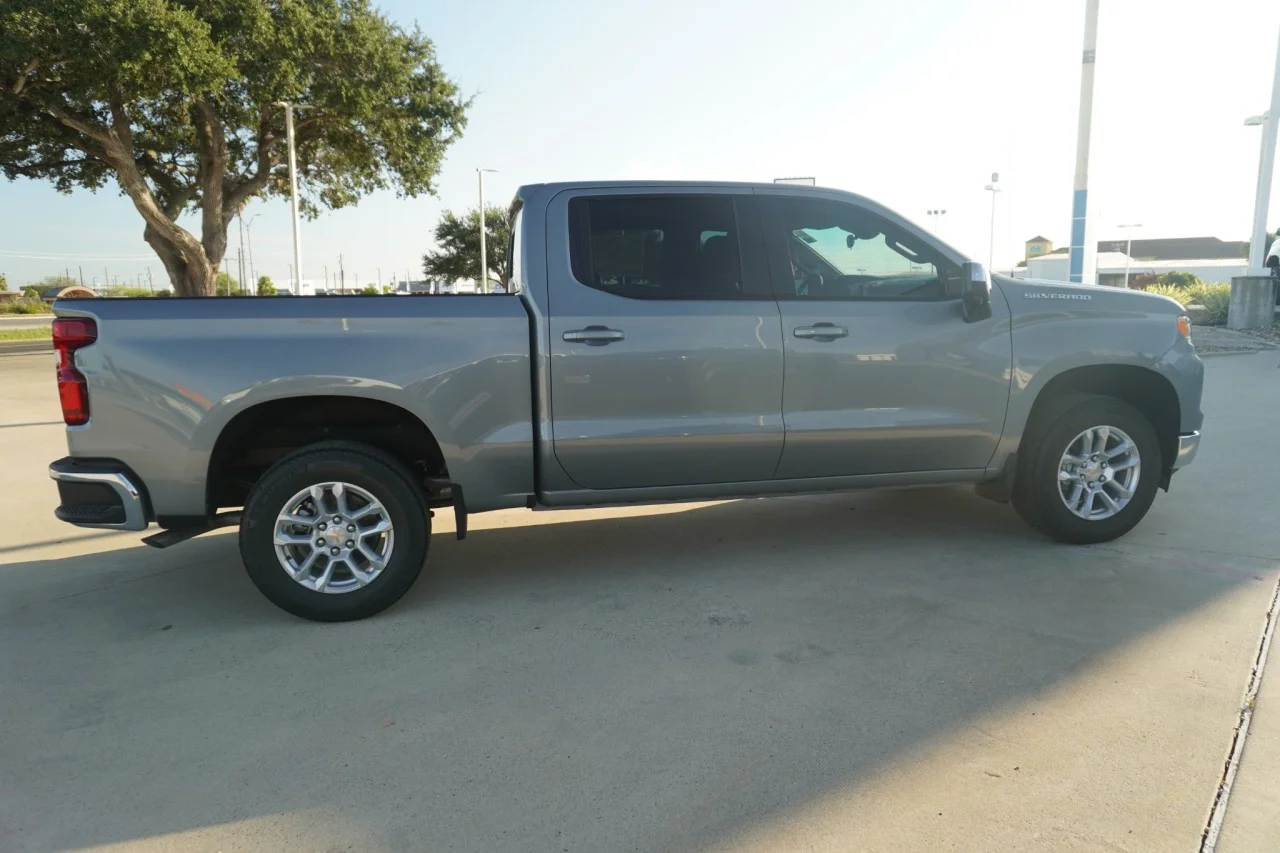2026 Chevrolet Silverado 1500 LT - Photo 4