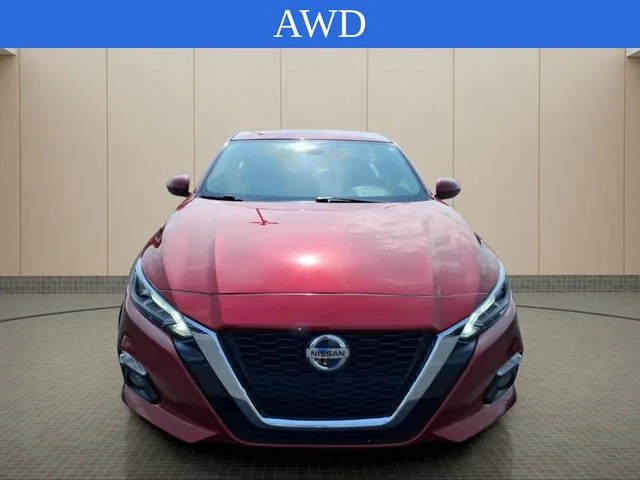 Used 2022 Red Nissan 2.5 SL image 3