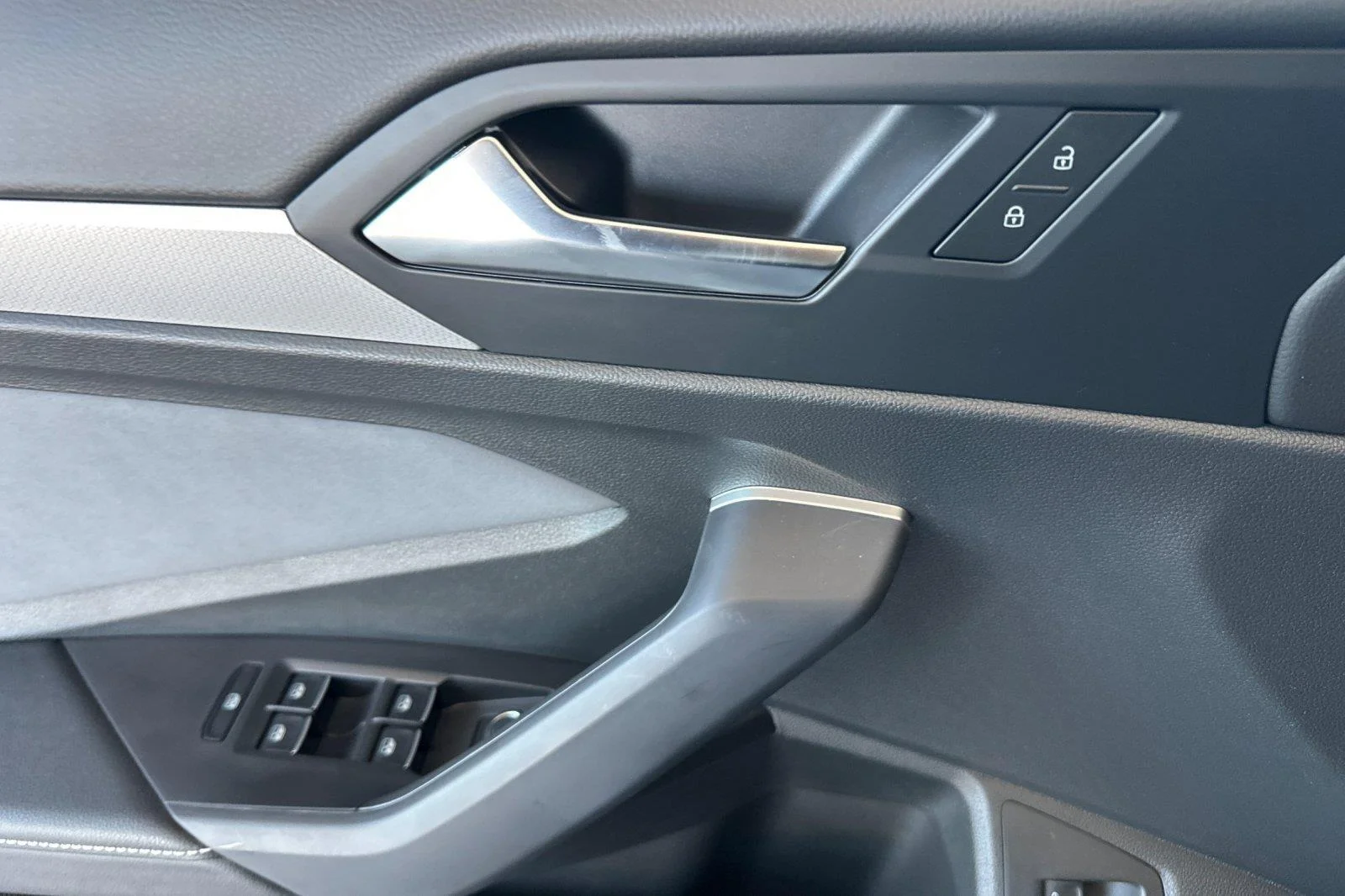 New 2026 Platinum Gray Metallic Volkswagen SE image 11