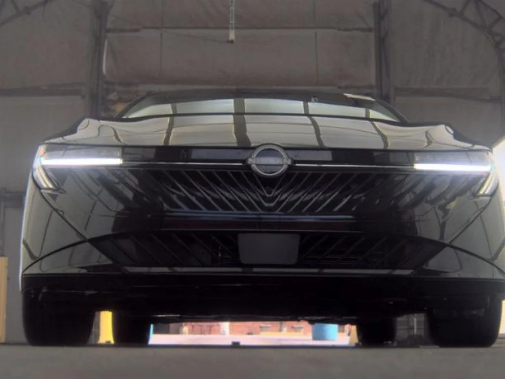 Used 2026 Super Black Nissan SV image 3