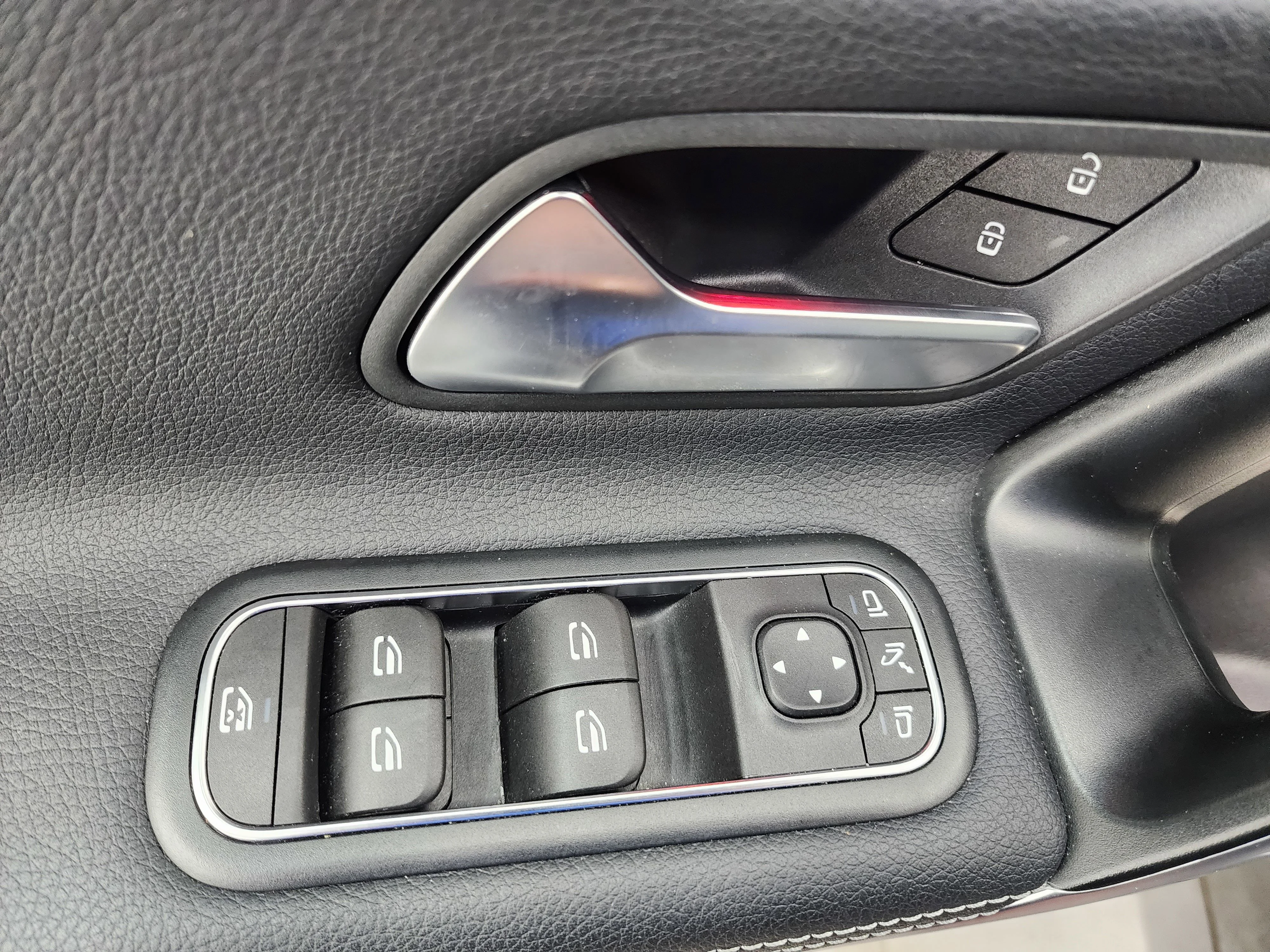 2025 Mercedes-Benz CLA CLA 250 - Photo 37
