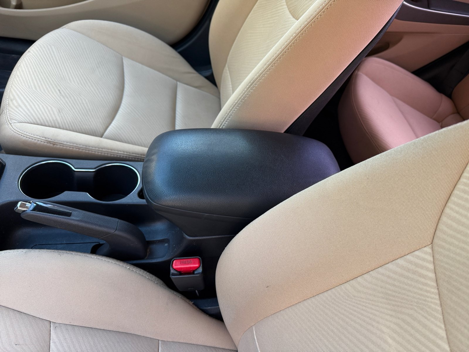 Used 2013 Bronze Hyundai GLS image 14