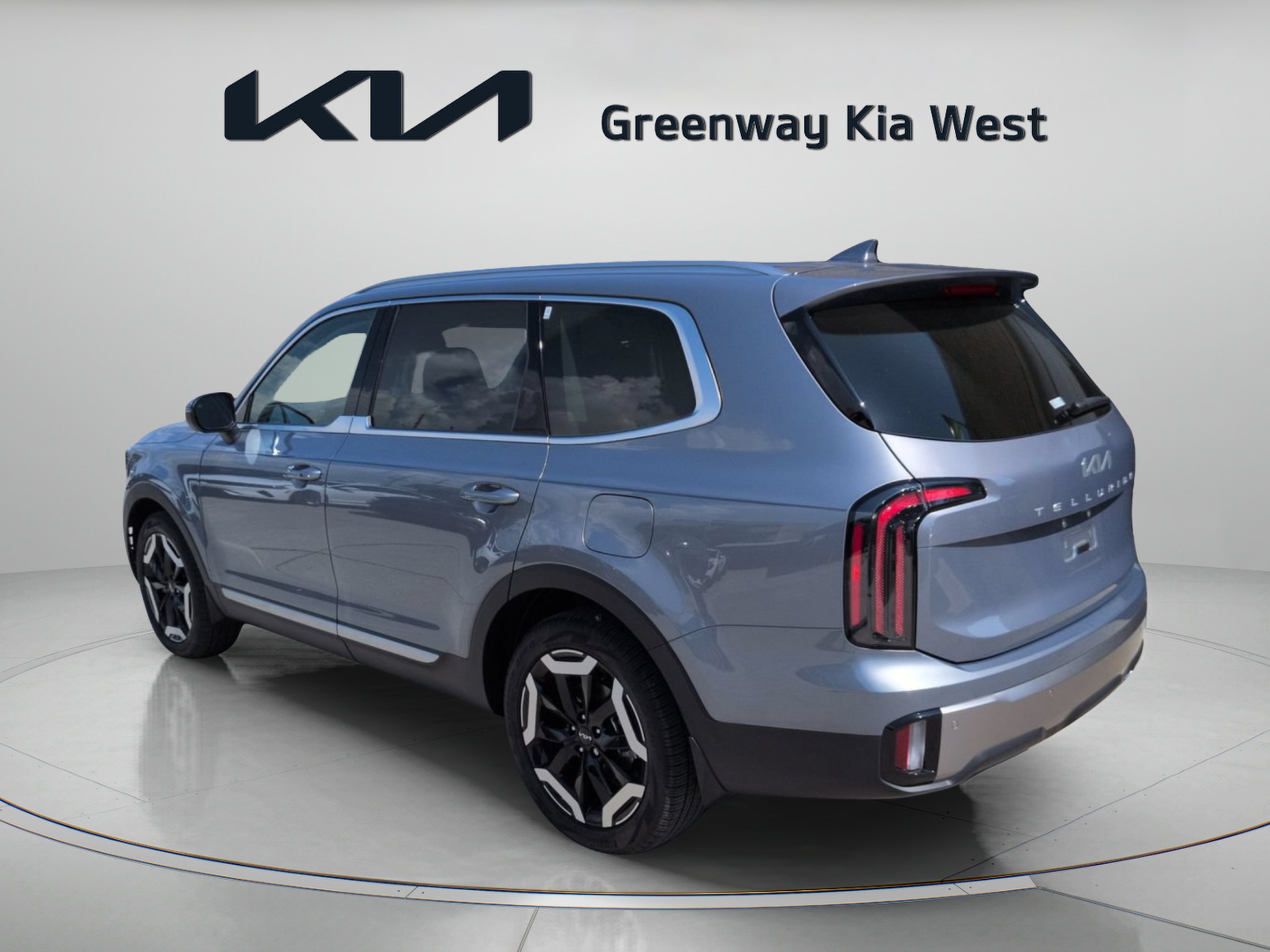 Certified Used 2025 Everlasting Silver Kia EX image 6