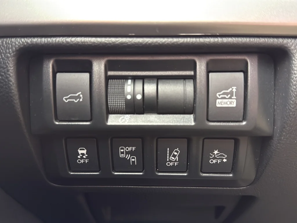 Used 2018 Gray Subaru 2.5i image 24