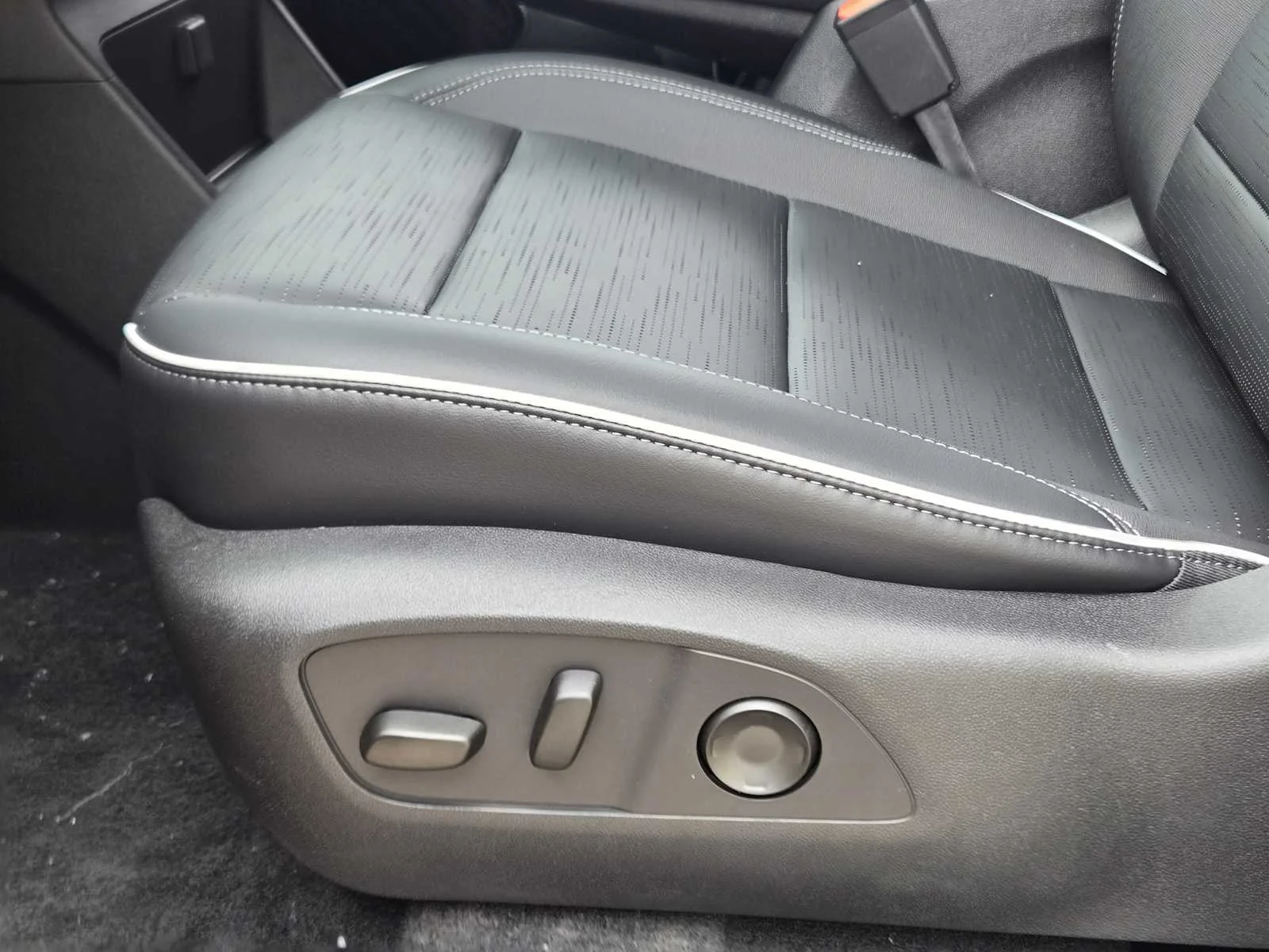 2026 Buick Enclave Sport Touring - Photo 16