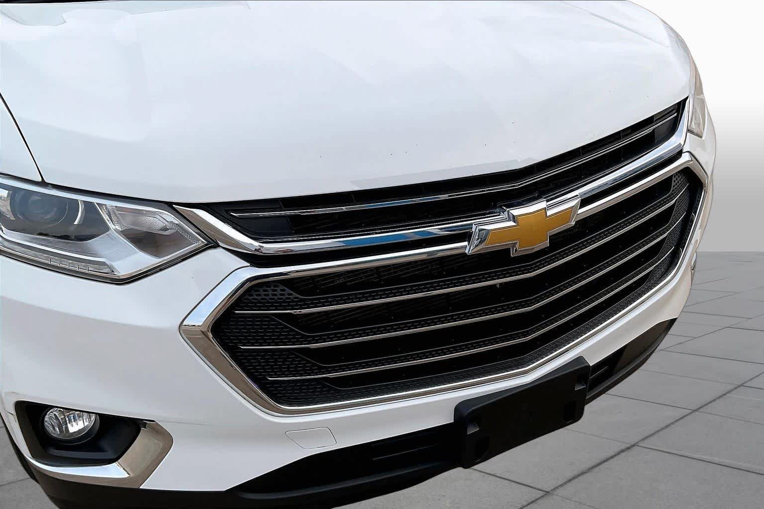 Used 2020 Summit White Chevrolet LT Cloth image 27