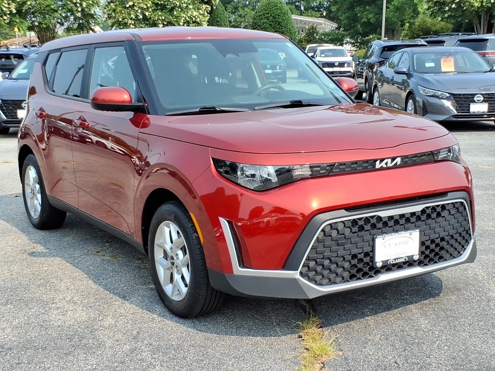 Used 2024 Mars Orange Kia LX image 5