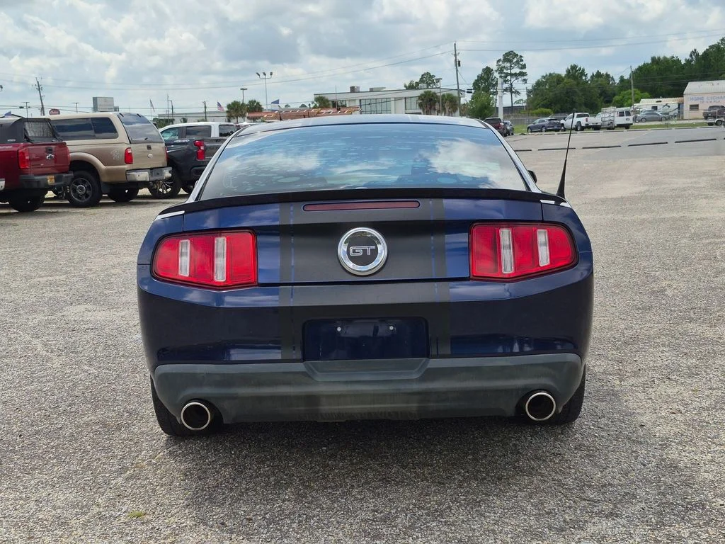 Used 2010  Ford GT Premium image 4