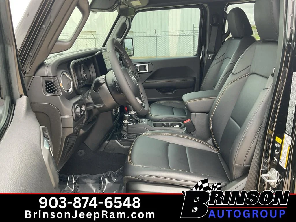 Used 2025 Black Clearcoat Jeep High Tide image 24