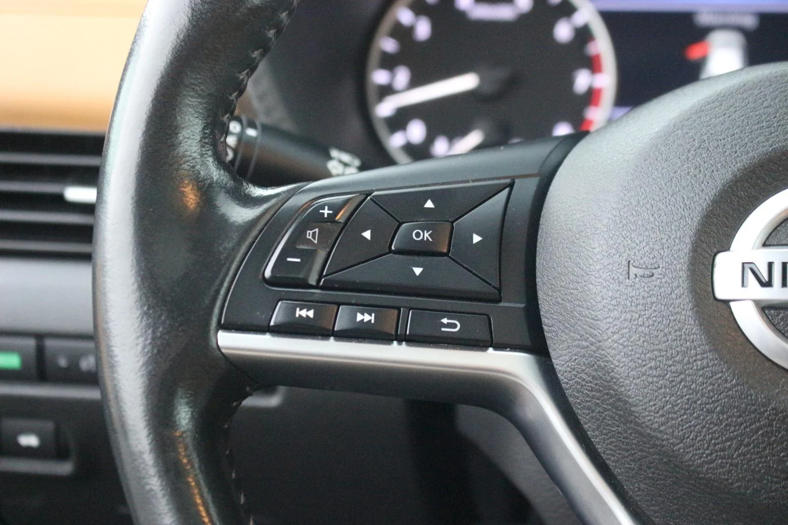 Used 2023 Grey Nissan SV image 19