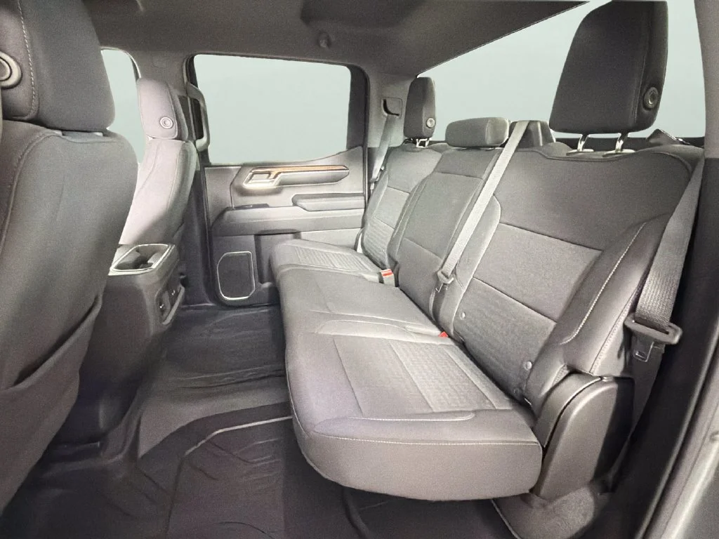 Used 2023 STERLING GRAY METALLIC Chevrolet RST image 28