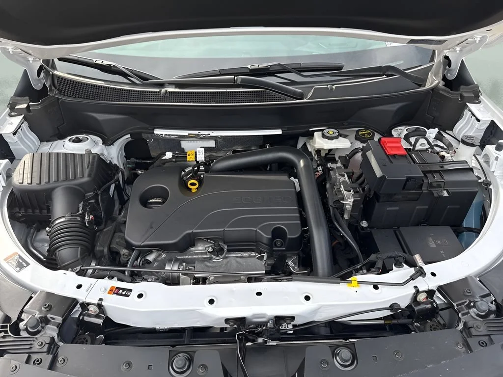 Used 2026 Summit White Chevrolet LT image 32