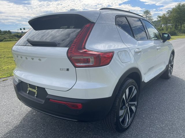 Used 2025 White Volvo Plus Dark Theme image 4