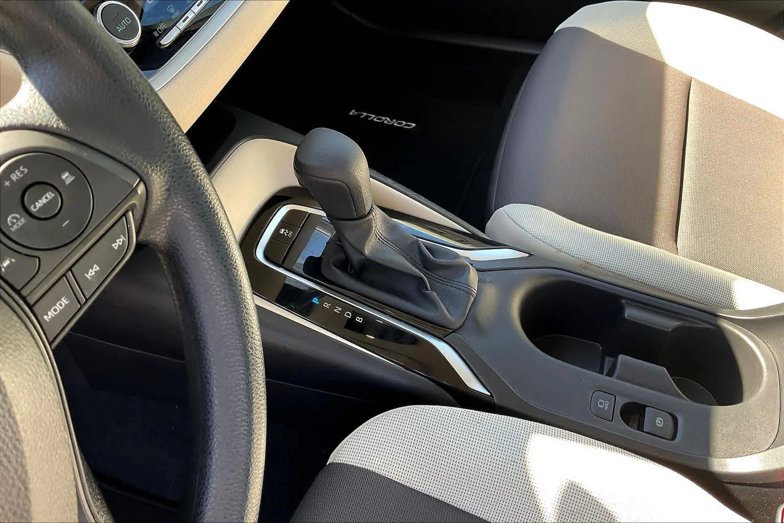 Used 2024 Ice Cap Toyota LE image 16
