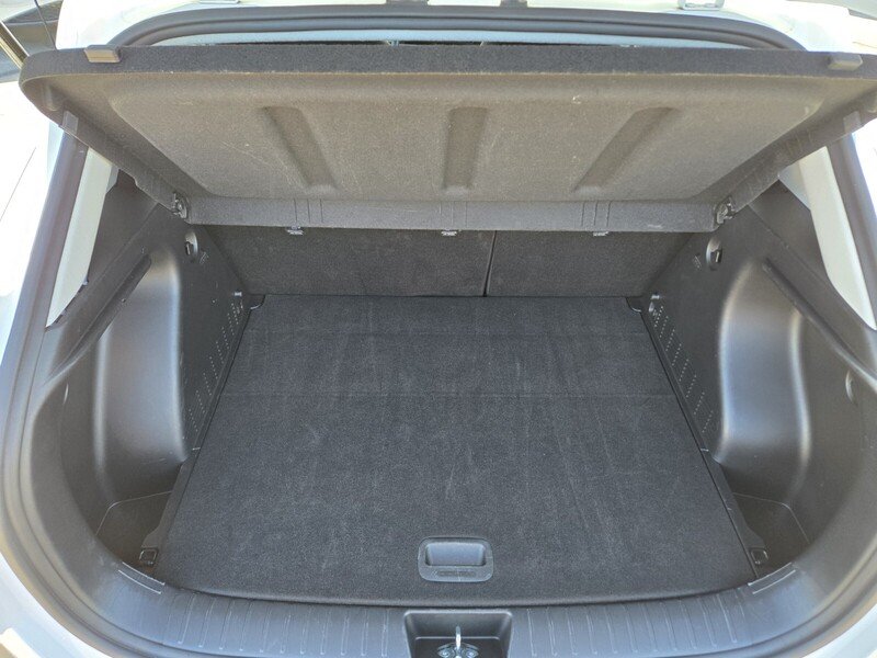 Used 2025 White HYUNDAI SEL FWD image 13