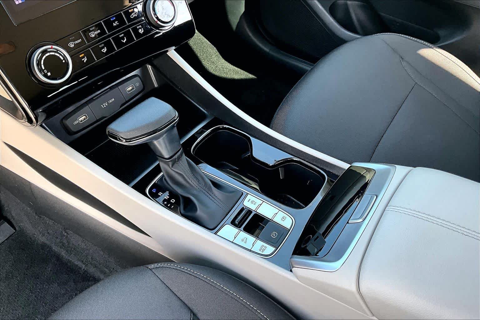 Used 2023 Amazon Gray Hyundai SE image 15