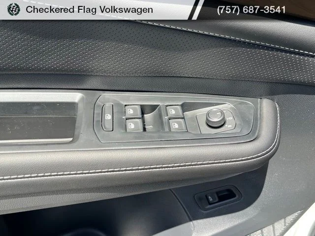 New 2026 White Volkswagen 2.0T SE w/Technology image 19