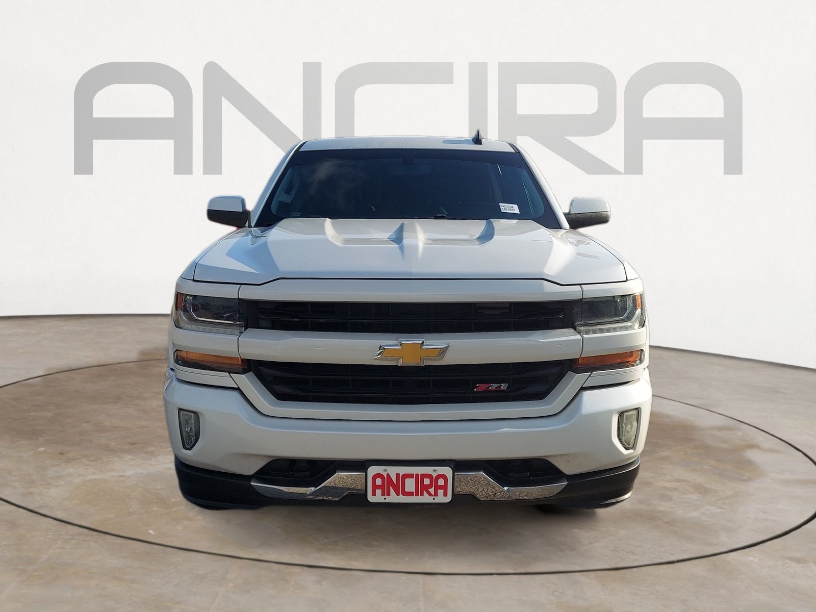 Used 2018 Iridescent Pearl Tricoat Chevrolet LT image 5