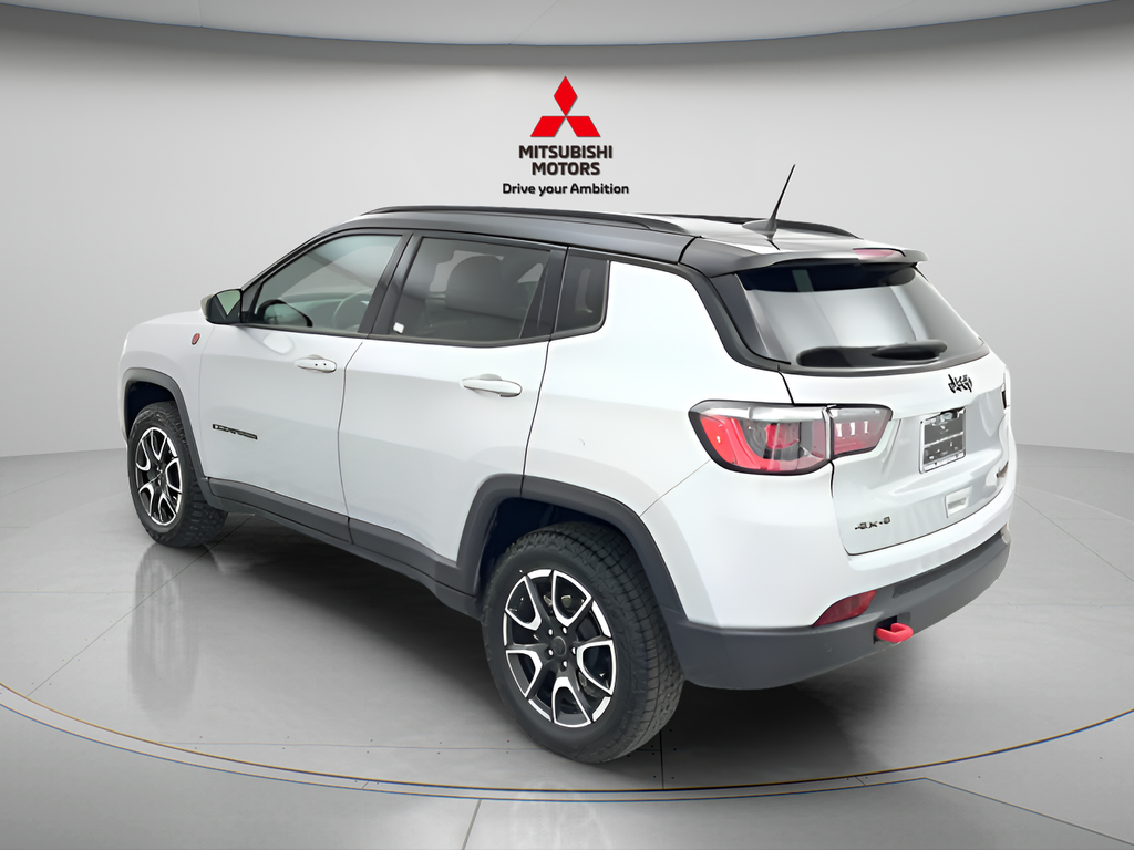 Used 2025 Silver Jeep Trailhawk image 6