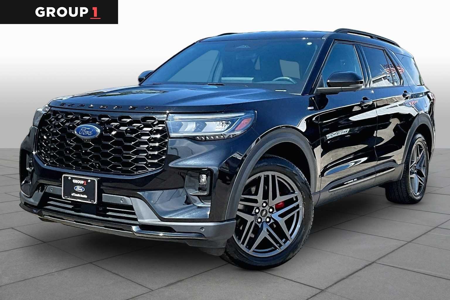 2025 Ford Explorer ST-LINE 4WD (PL535)'s photo
