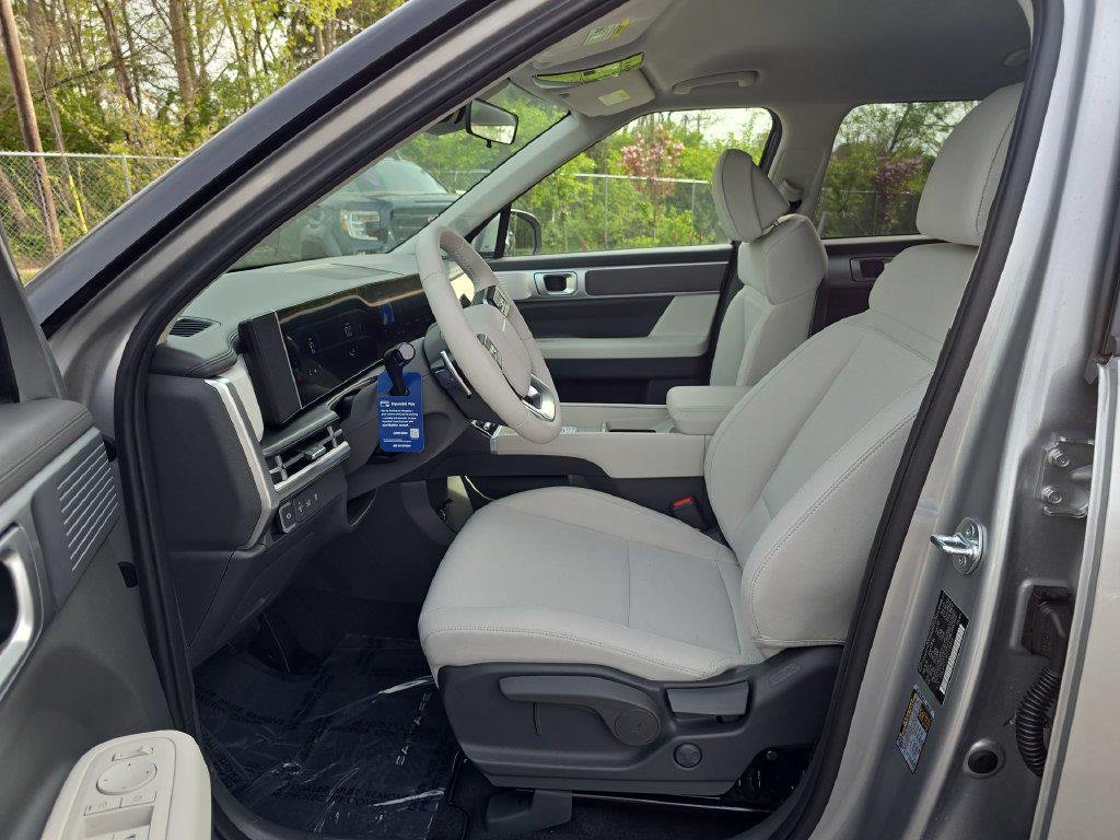 New 2026 Silver Hyundai SE image 11