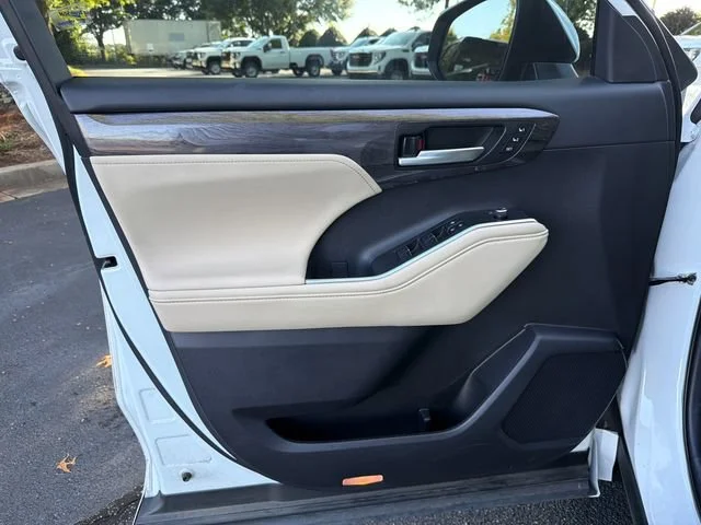 Used 2024 Off-white Toyota Limited image 10