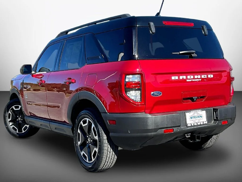 Certified Used 2021 Rapid Red Metallic Tinted Clearcoat Ford Outer Banks image 4