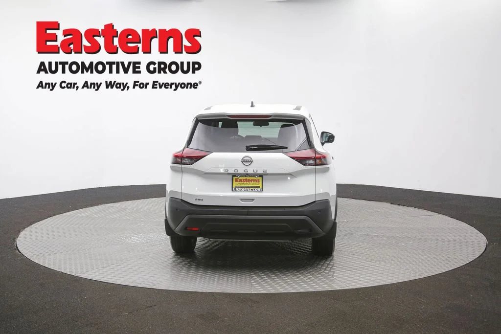Used 2023 White Nissan S image 37