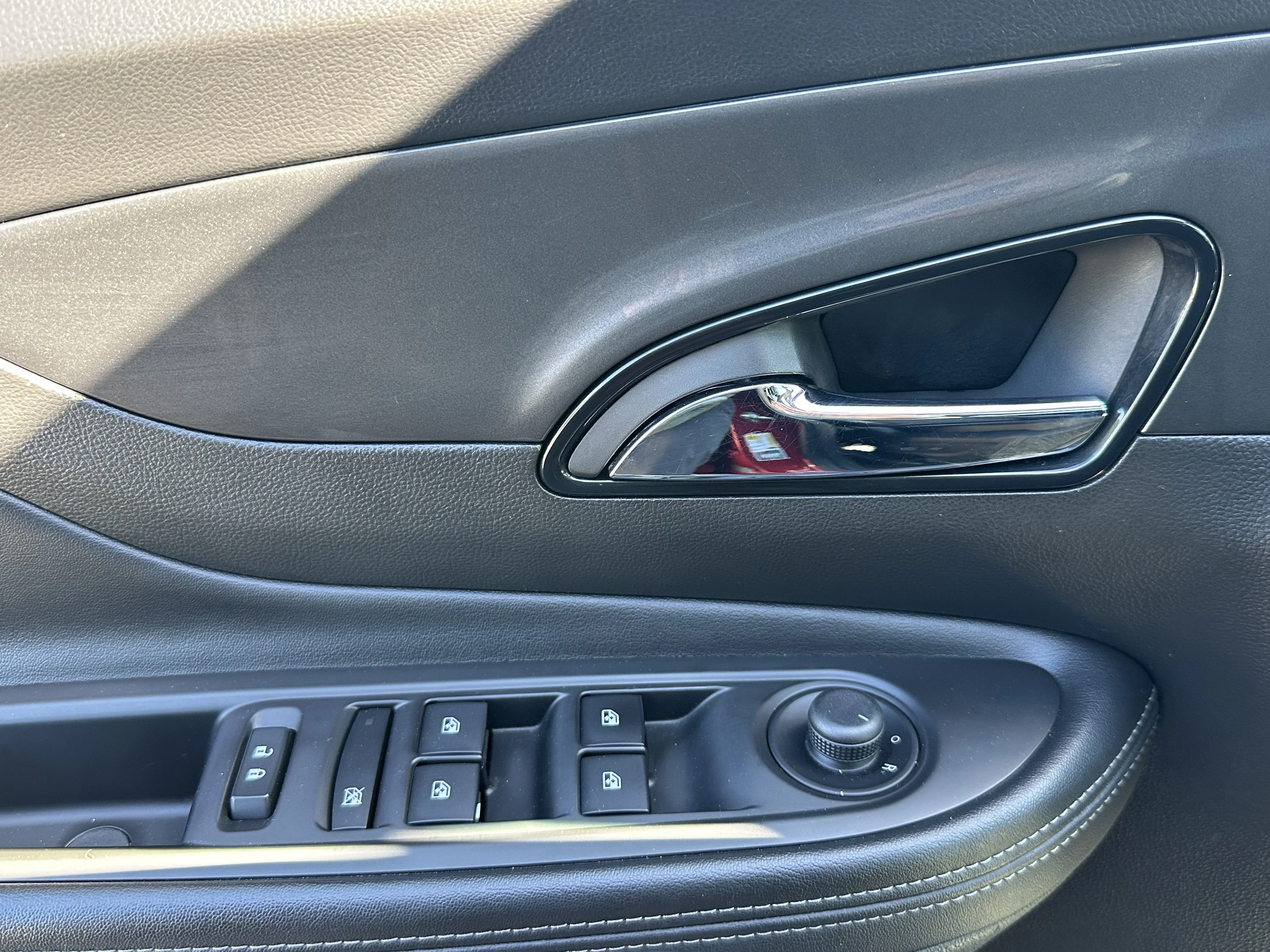 Used 2018 Red Buick Sport Touring image 9