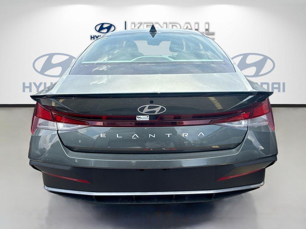 New 2026 Amazon Gray Hyundai SEL Sport image 5