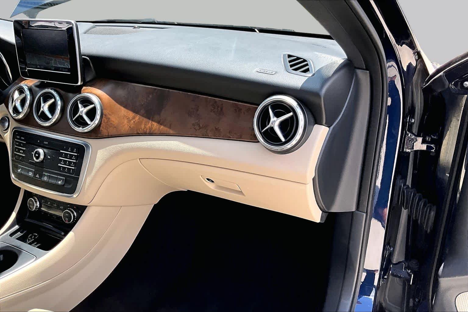 Used 2017 Lunar Blue Metallic Mercedes-Benz GLA 250 image 18