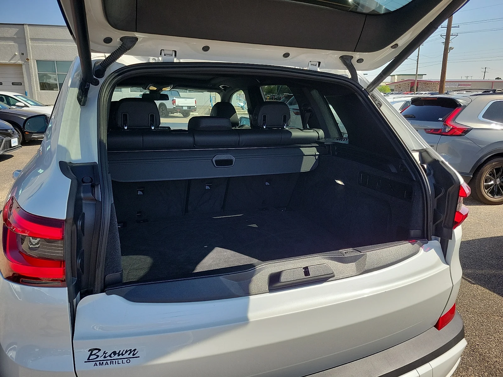 Used 2023 White Metallic BMW xDrive40i image 15