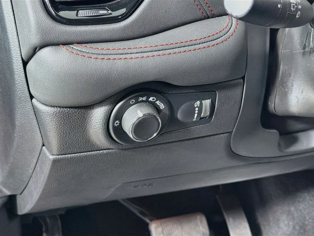 Used 2026 Gray Dodge GT Premium HEMI V8 image 10