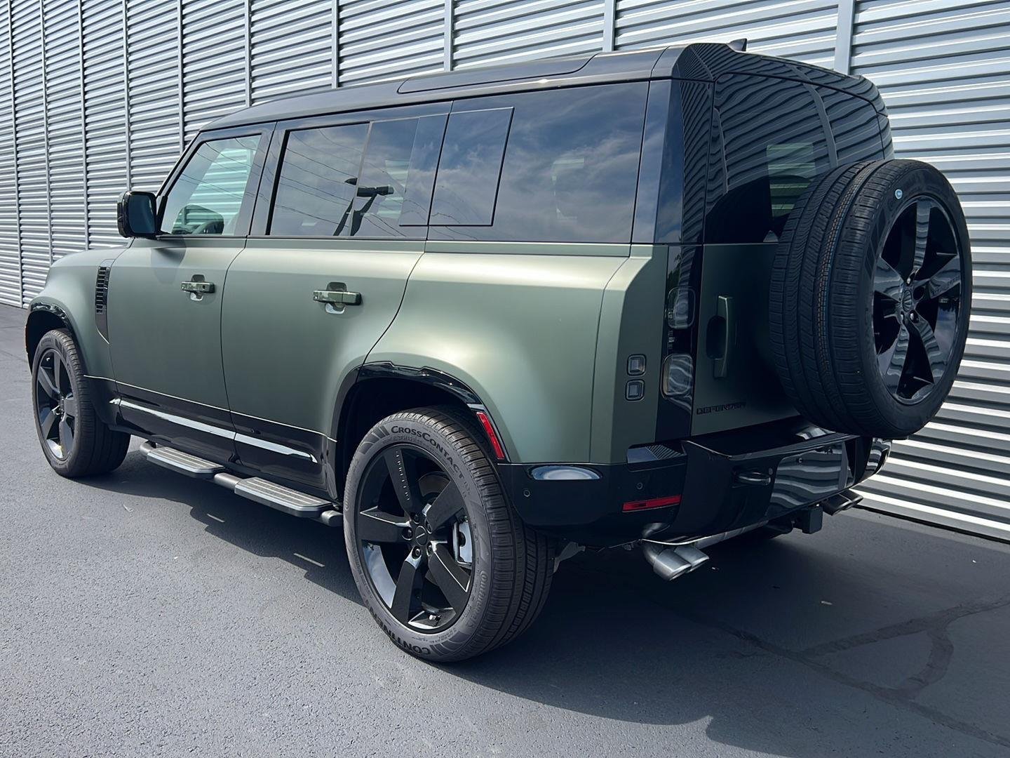 2026 Land Rover Defender X-Dynamic SE - Photo 3