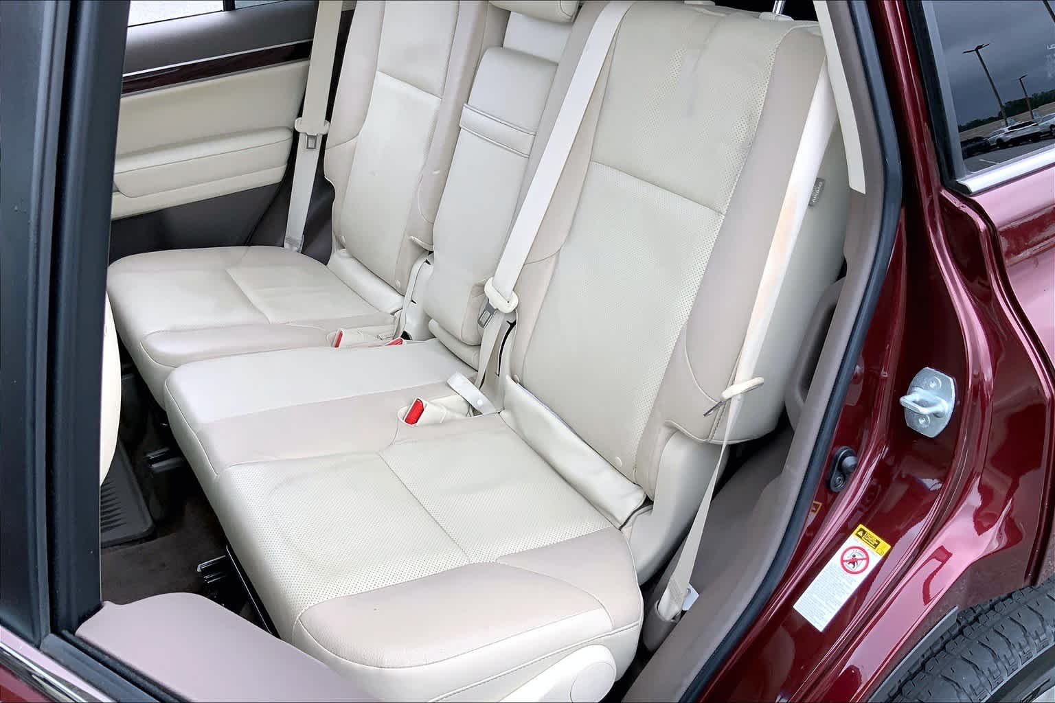 Used 2016 Claret Mica Lexus  image 20
