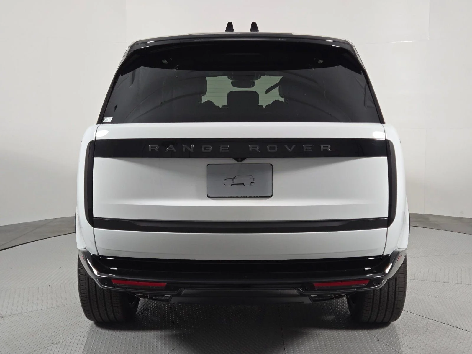 New 2026 Fuji White Land Rover SE image 7