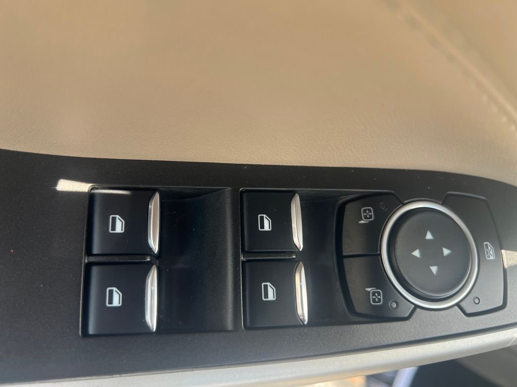 Used 2023 White Ford XLT image 13