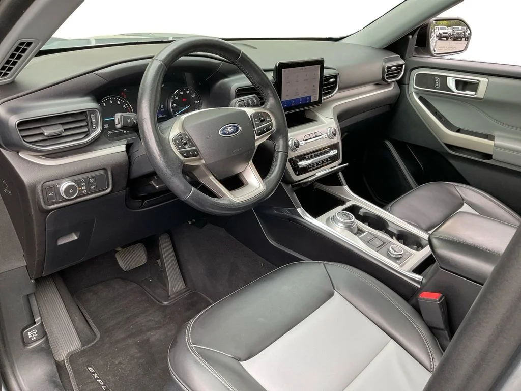 Used 2022 Silver Ford XLT image 16