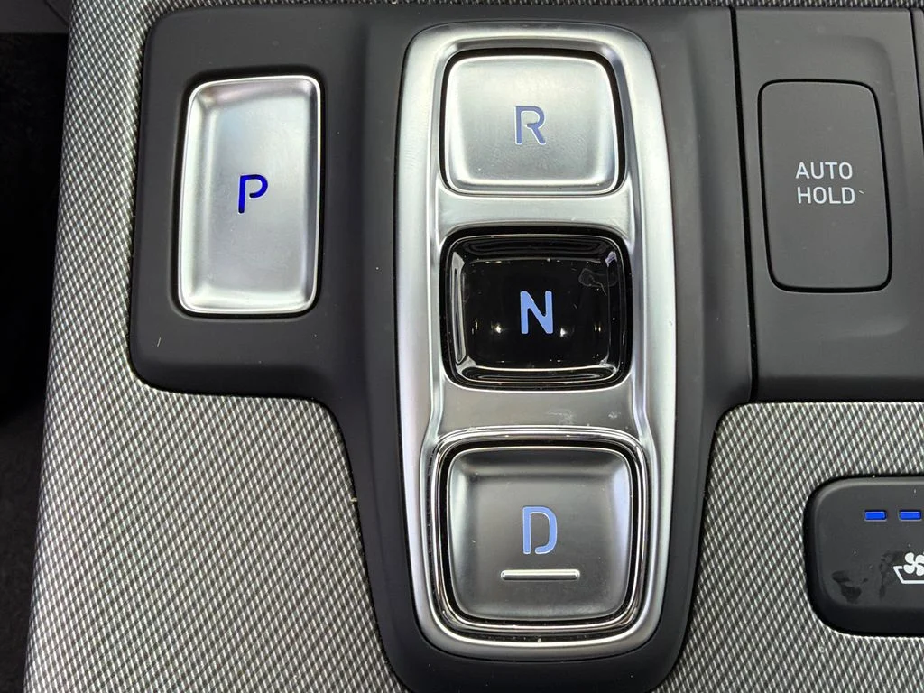 Used 2025 Silver Hyundai SEL Premium image 32