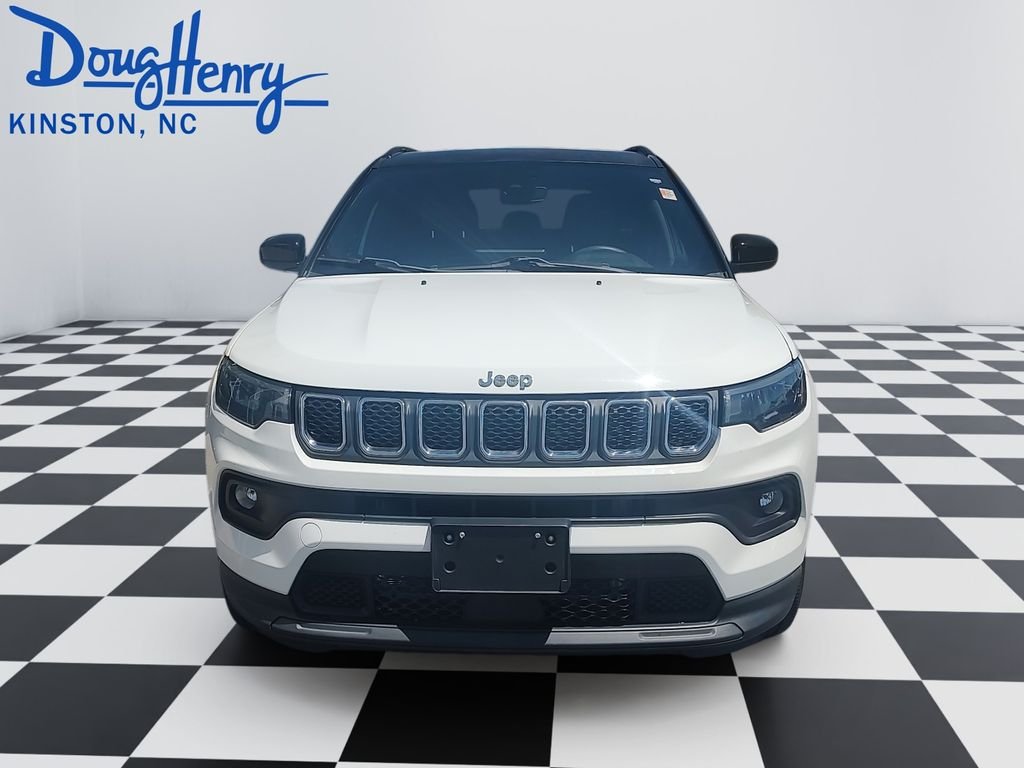 Used 2023 White Jeep Latitude Lux image 8
