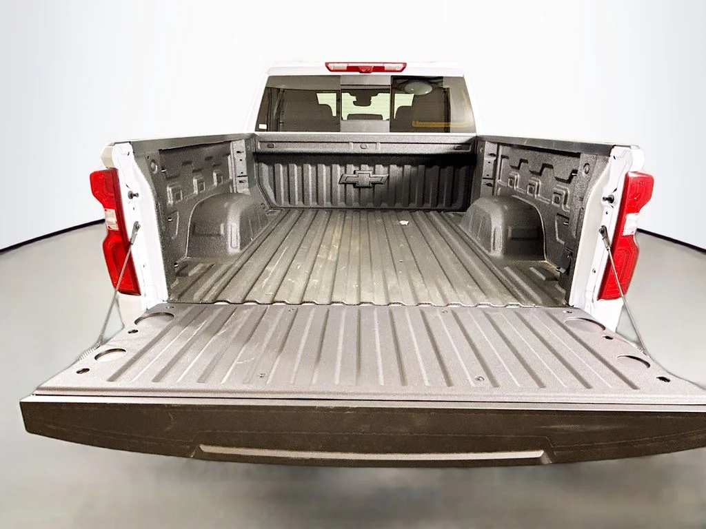 New 2026 White Chevrolet High Country image 27